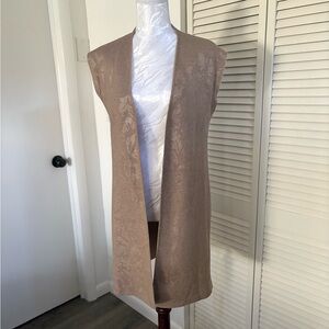 Chico’s OO Elegant Tan Sleeveless Cardigan